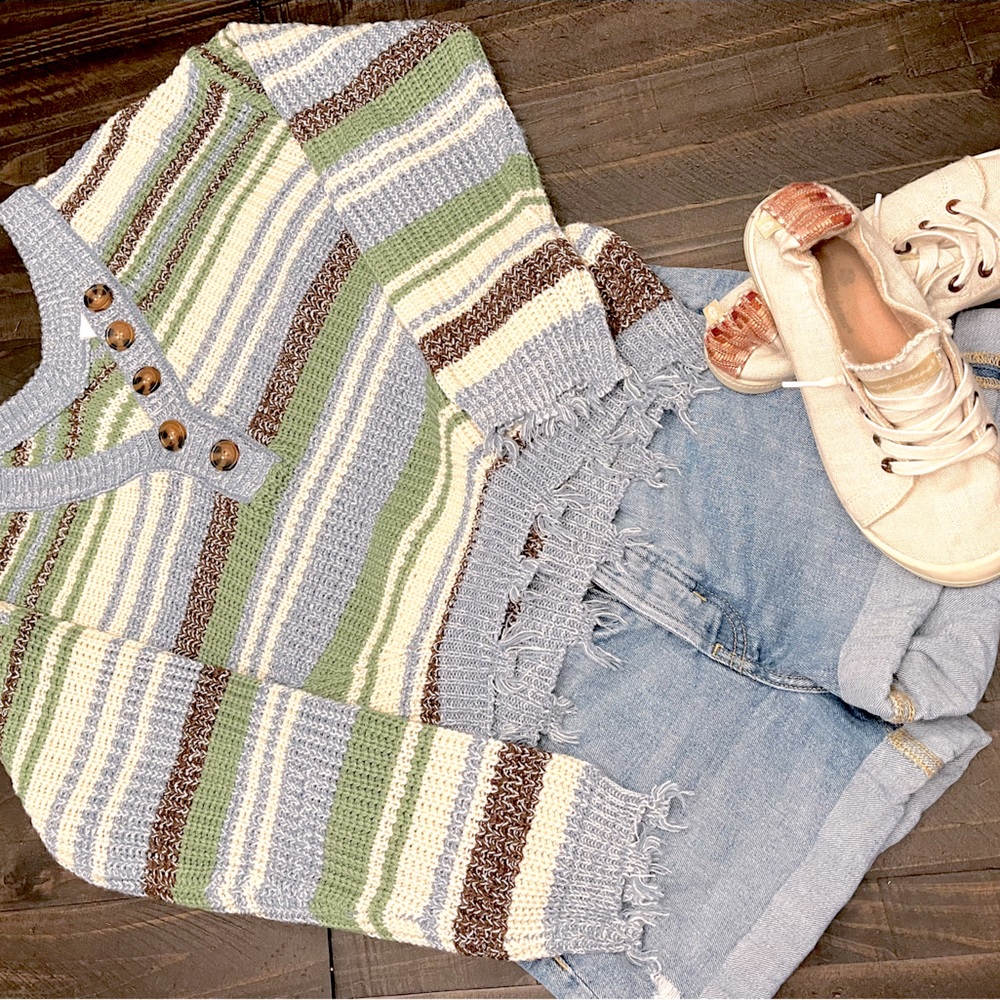 NWOT Rue21 Sweater - Picture 2 of 6